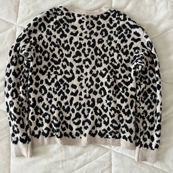 Leopard Print Sweater - Picture 5 of 5